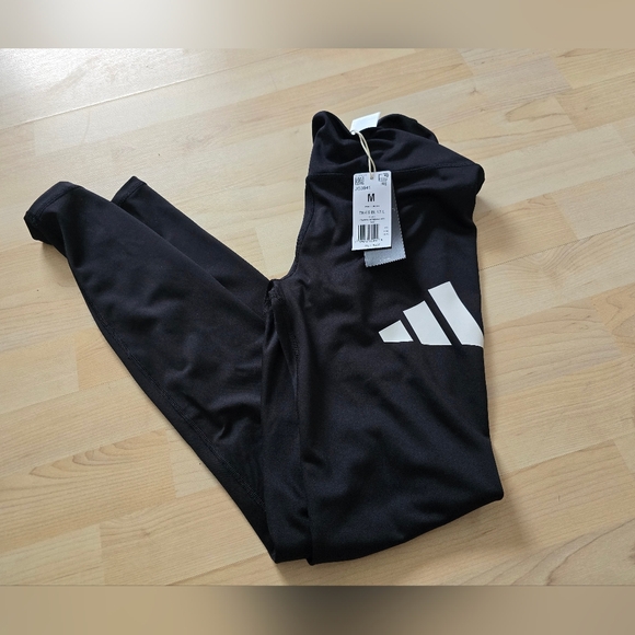 Adidas Tight Fit Leggings Size Medium NWT - Picture 1 of 10
